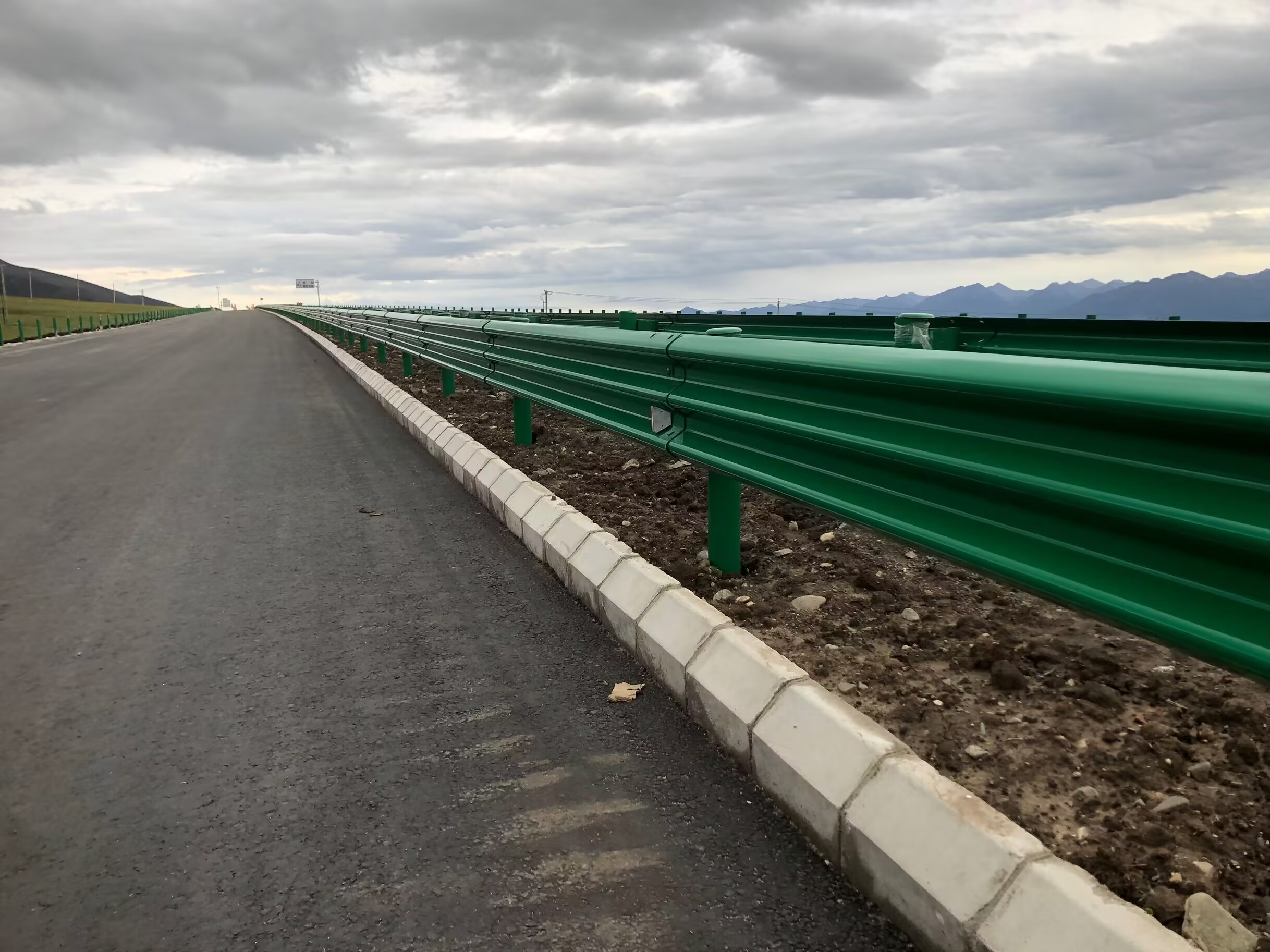 武清区乡村公路波形护栏波形护栏板 - 推荐